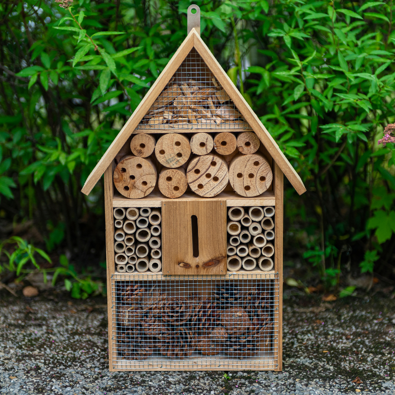 Craft your own Bug Hotel